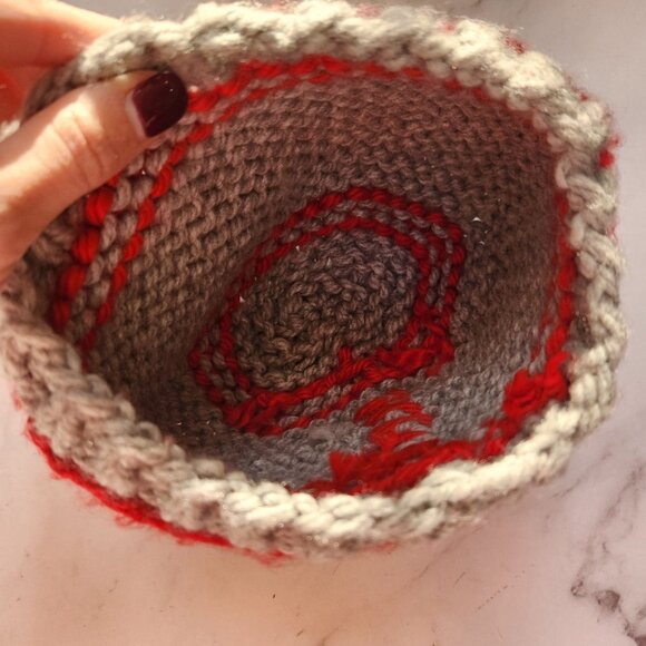 Ohio State University Buckeyes Hand Knit Football Beanie Winter Hat Baby 12M - Picture 3 of 3